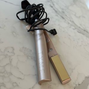USED ONCE Tyme Curling Wand